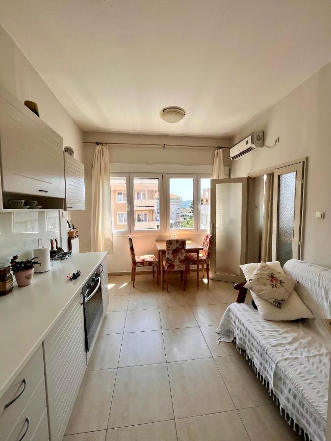 Mint Apartment Tivat Buitenkant foto