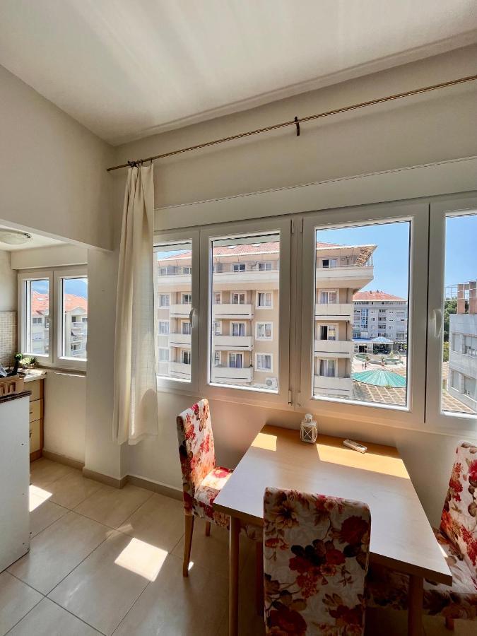 Mint Apartment Tivat Buitenkant foto